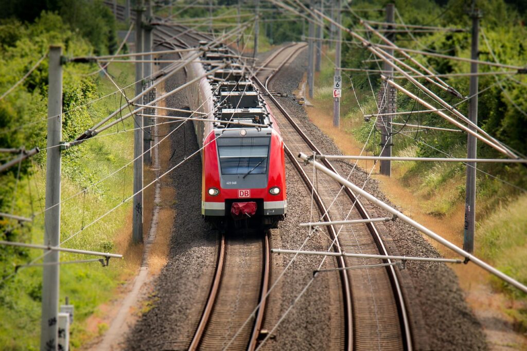 train, railroad, transport-797072.jpg